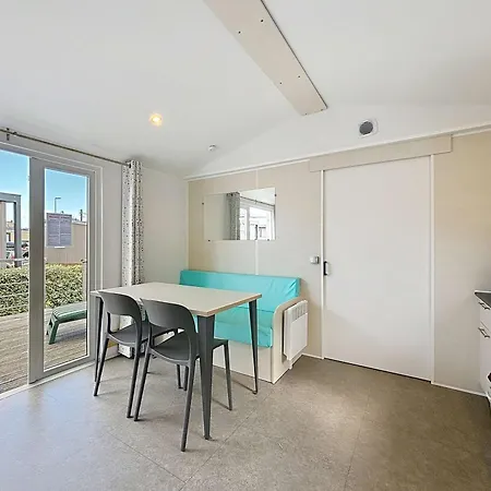 Casa vacanze Mobil-home Pmr Confort, 200m Plage, Piscine, 4 Pers, 2 Chambres, Parking, Wifi, Ménage Inclus - Fr-1-361a-42 *