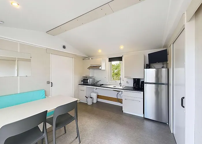 Mobil-home Pmr Confort, 200m Plage, Piscine, 4 Pers, 2 Chambres, Parking, Wifi, Menage Inclus - Fr-1-361a-42 度假居 *